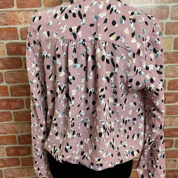 Ladies size Small top, Light material for all occasions! - Picture 5 of 7